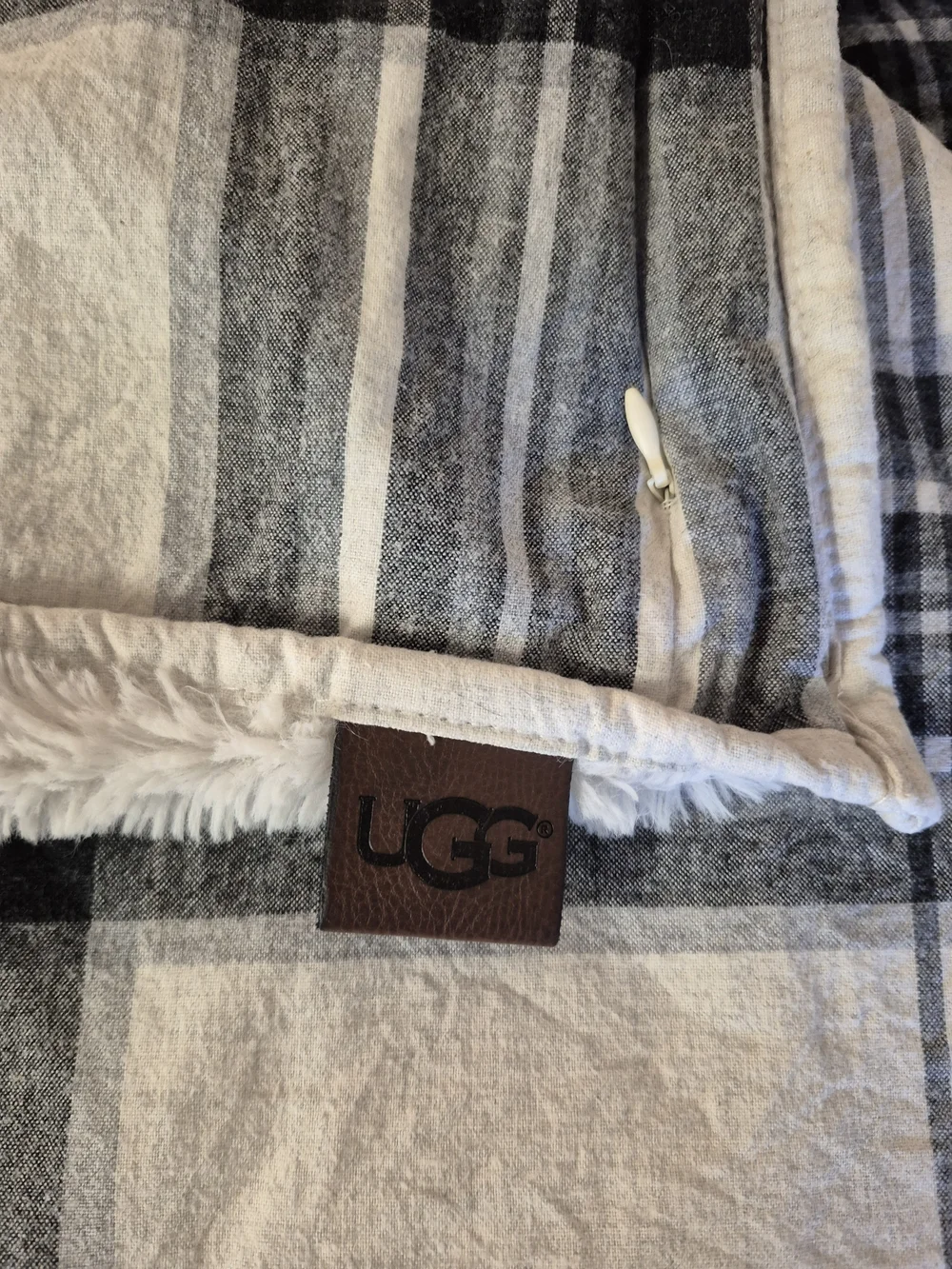 UGG Hooded Plaid Sherpa Pillow Case - Cream, Black & Gray - Picture 2 of 9